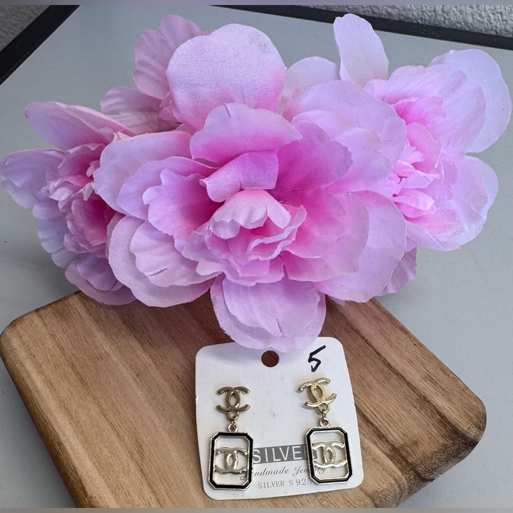 FASHION EARRINGS